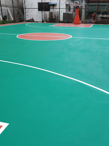 北碚 球场长期使用易出现地面开裂